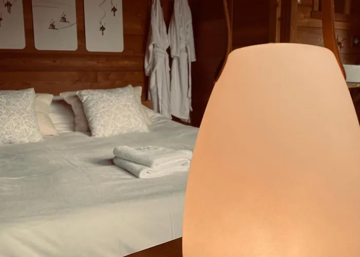 Là-haut Perchées Hotel